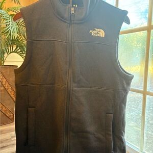 The North Face Men's Gordon Lyons Full Zip 2 Pockets Vest . Small ,Blackheather